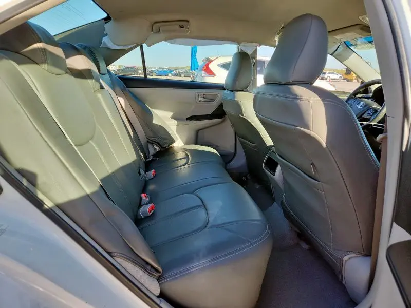 2016 TOYOTA CAMRY LE  