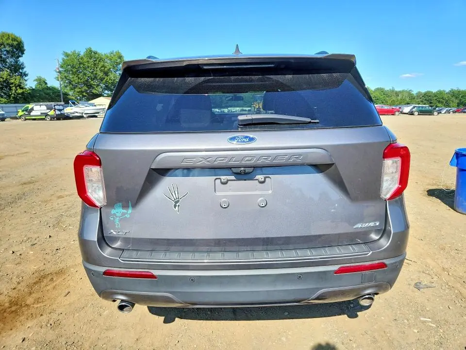 2021 FORD EXPLORER XLT  