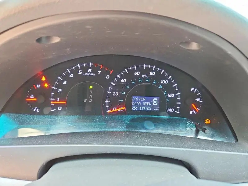 2011 TOYOTA CAMRY XLE  