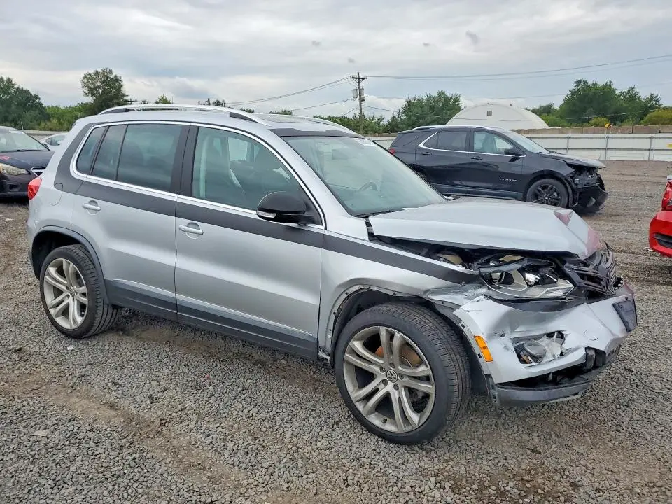 2012 VOLKSWAGEN TIGUAN S  