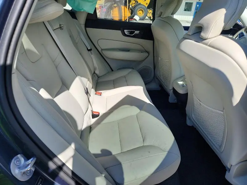 2024 VOLVO XC60 CORE  