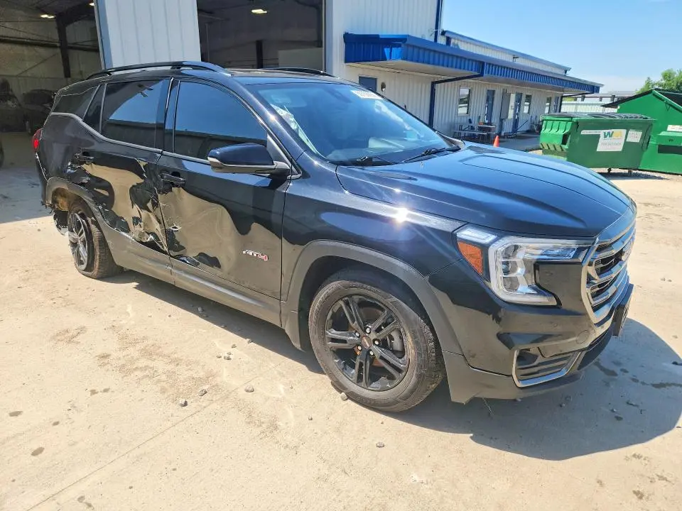 2023 GMC TERRAIN AT4  