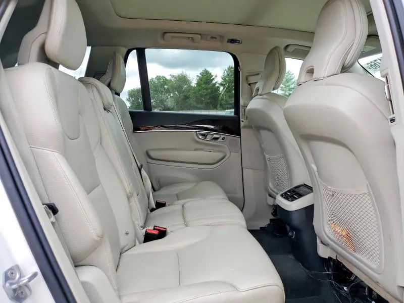 2019 VOLVO XC90 T6 MOMENTUM  