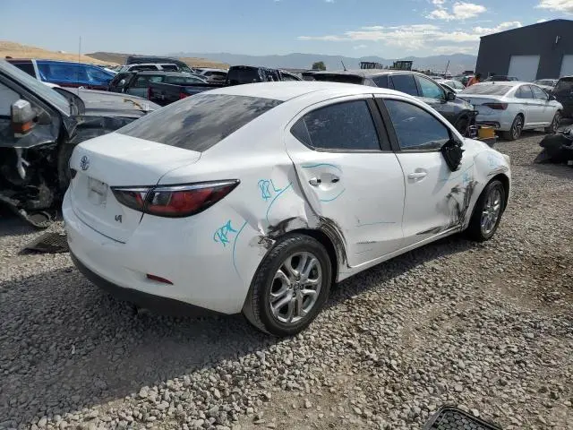 2017 TOYOTA YARIS IA   