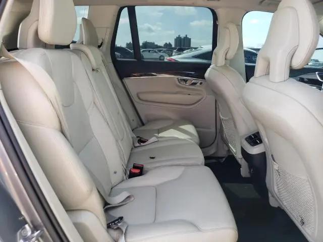 2017 VOLVO XC90 T6  