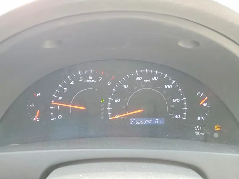 2010 TOYOTA CAMRY LE  