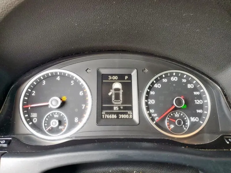 2013 VOLKSWAGEN TIGUAN S  