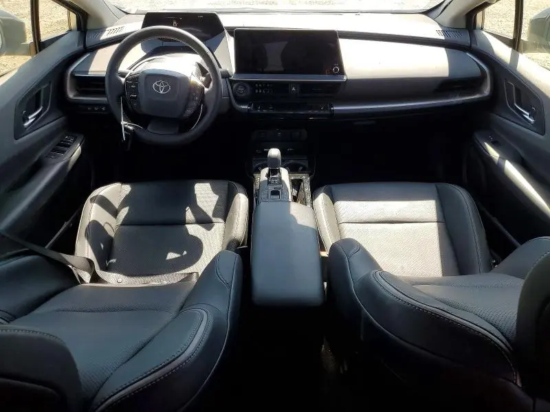 2024 TOYOTA PRIUS XLE  