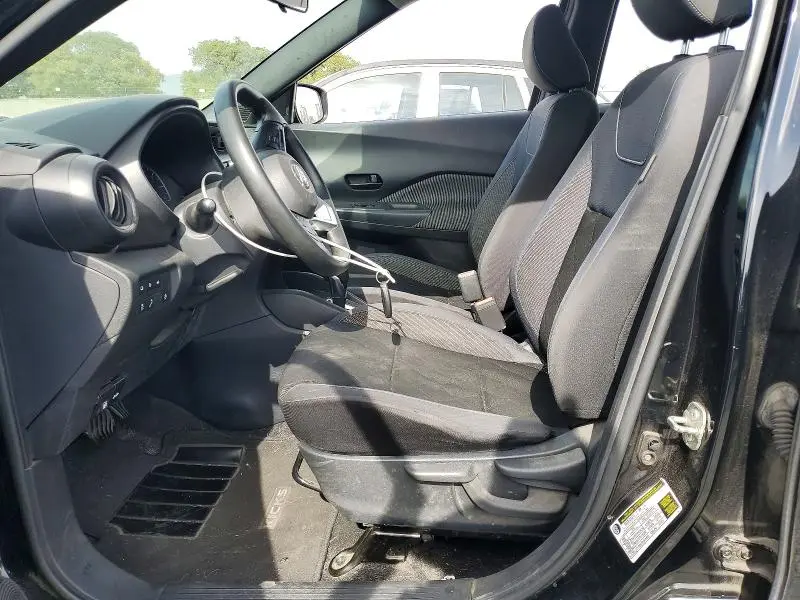 2020 NISSAN KICKS S  