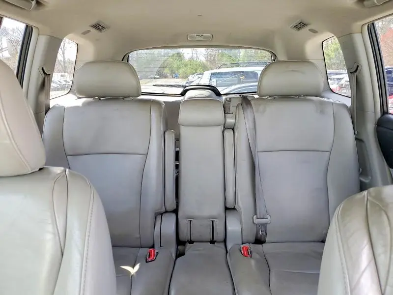 2013 TOYOTA HIGHLANDER SE  