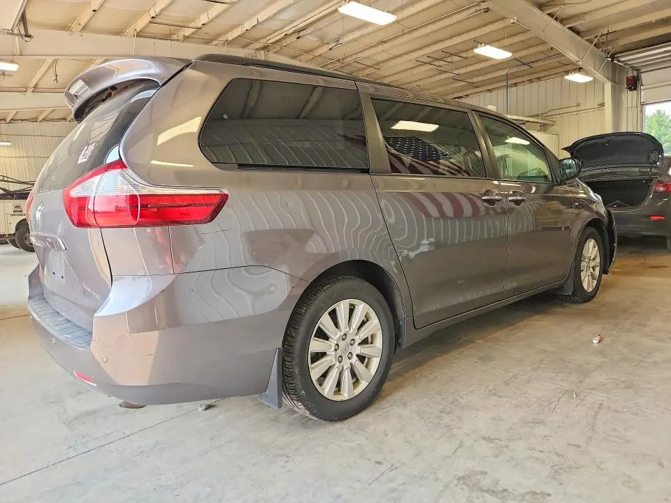 2017 TOYOTA SIENNA XLE PREMIUM 7-PASSENGER  