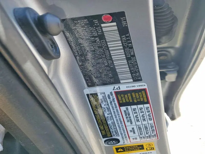 2016 TOYOTA CAMRY SE  