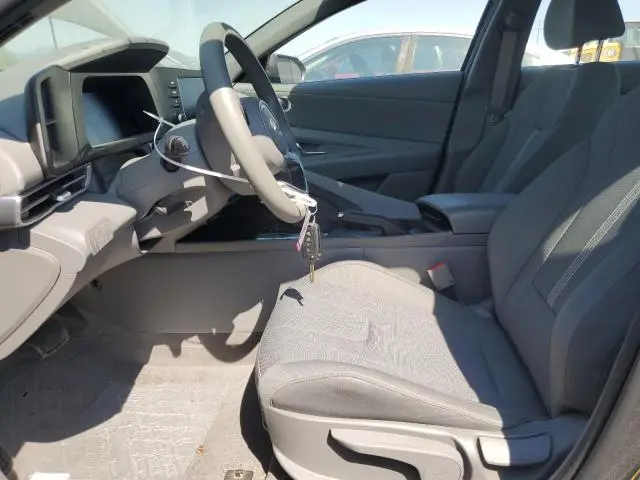 2024 HYUNDAI ELANTRA SE  