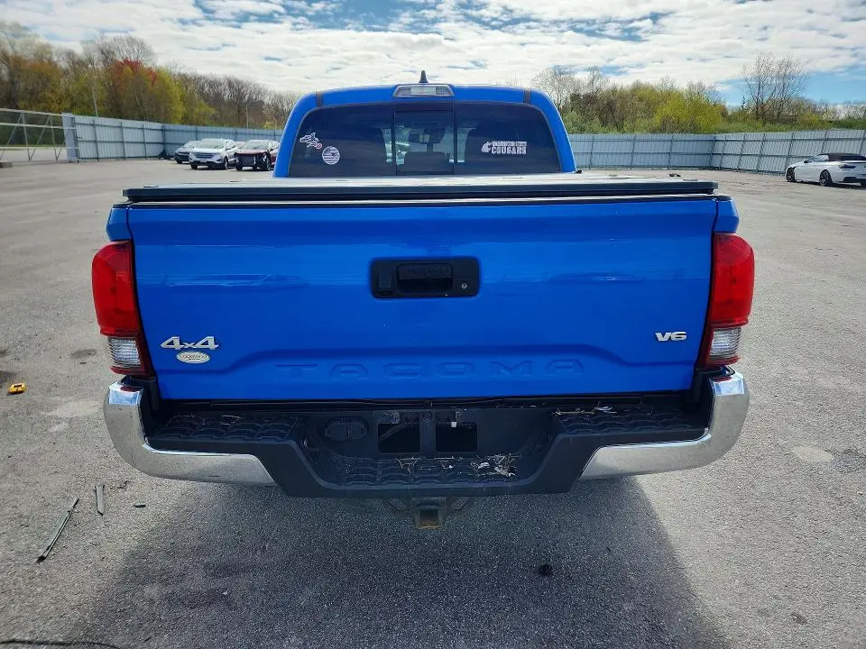 2020 TOYOTA TACOMA SR5 V6  