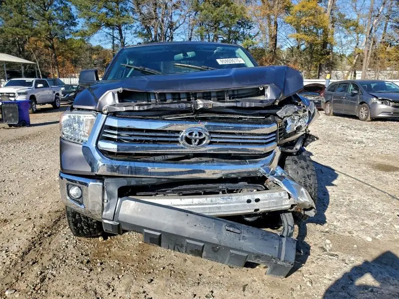 2016 TOYOTA TUNDRA CREWMAX SR5  