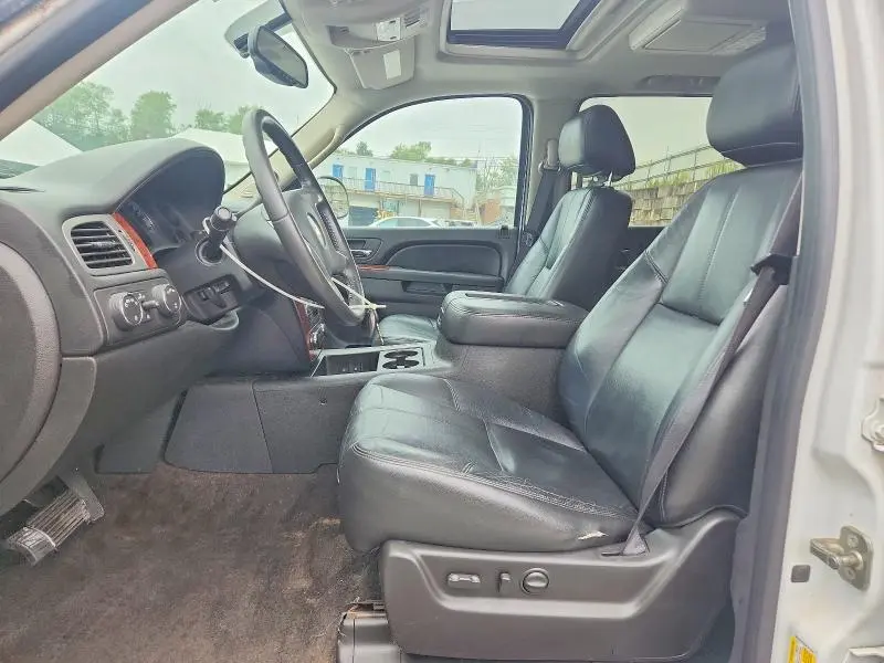 2012 CHEVROLET SUBURBAN K1500 LT  