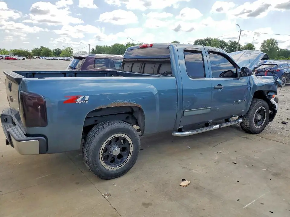 2011 CHEVROLET SILVERADO K1500 LT  