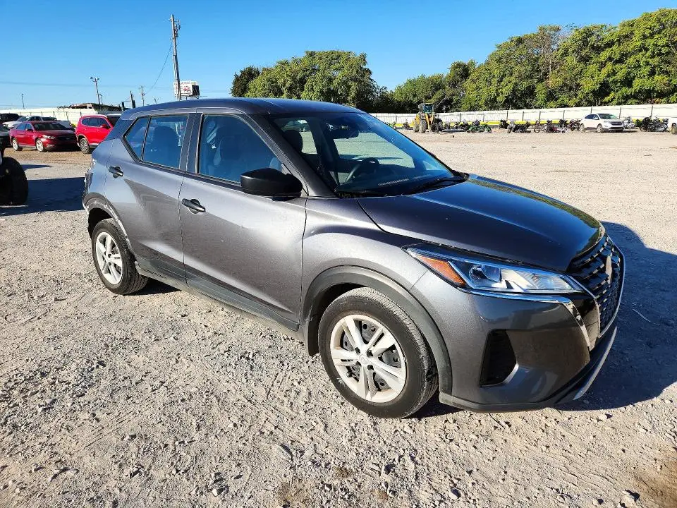 2024 NISSAN KICKS S  