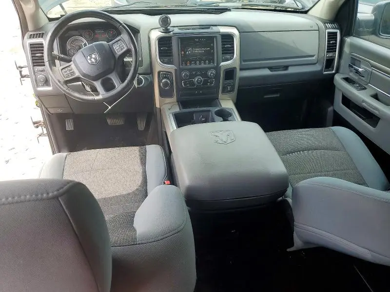 2014 RAM 1500 SLT  