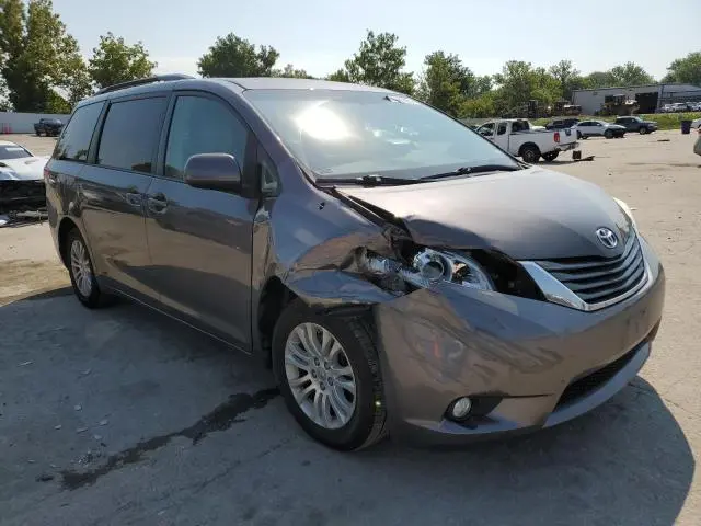 2014 TOYOTA SIENNA XLE  