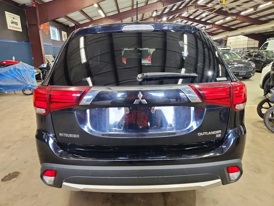 2016 MITSUBISHI OUTLANDER SE  