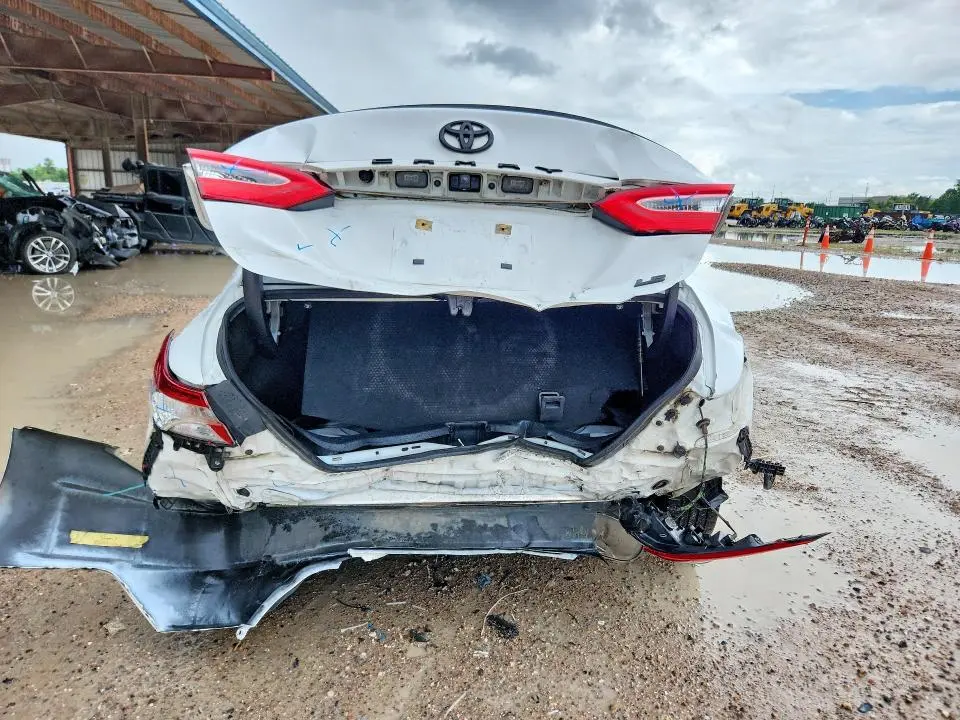 2020 TOYOTA CAMRY LE  