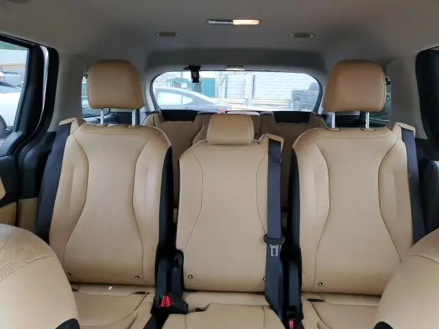 2024 KIA CARNIVAL EX  