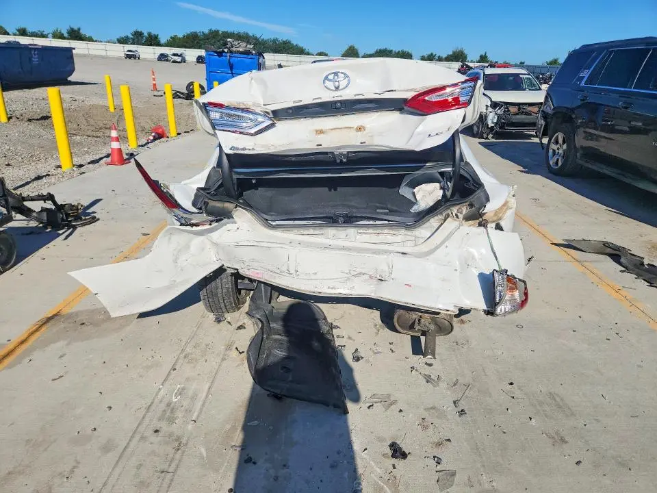 2019 TOYOTA CAMRY LE  