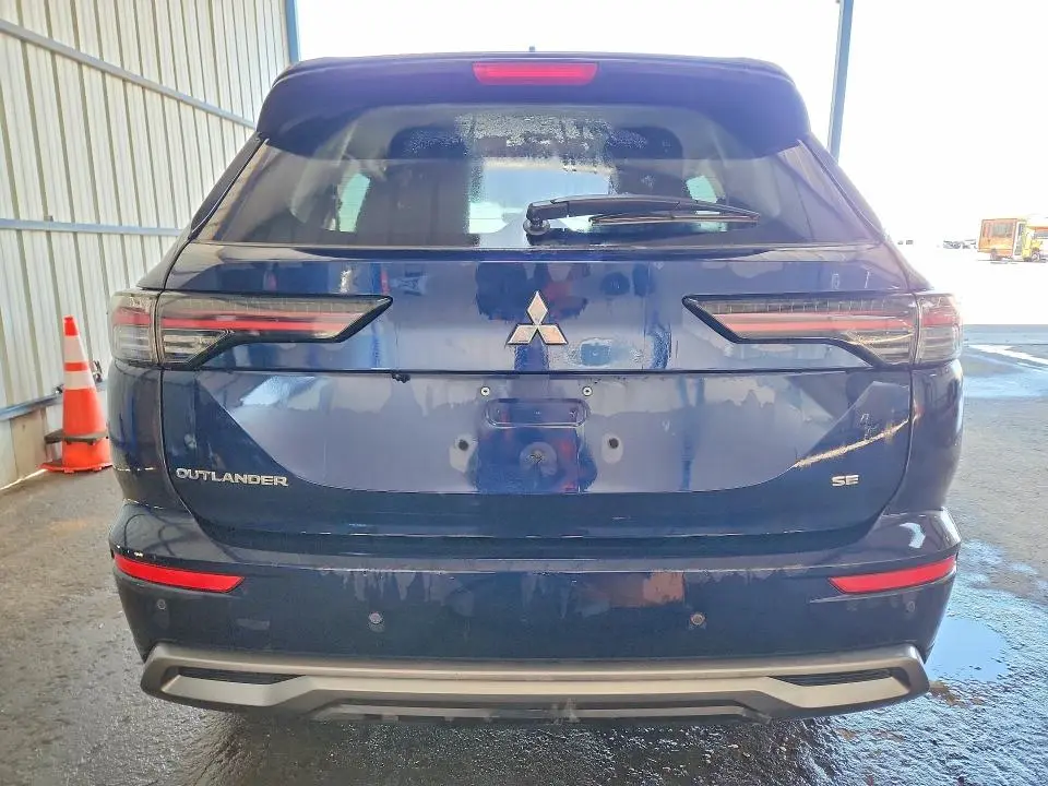 2025 MITSUBISHI OUTLANDER SE  