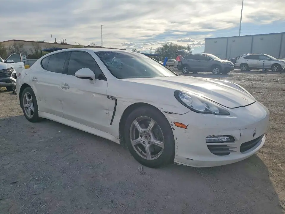 2011 PORSCHE PANAMERA 2  