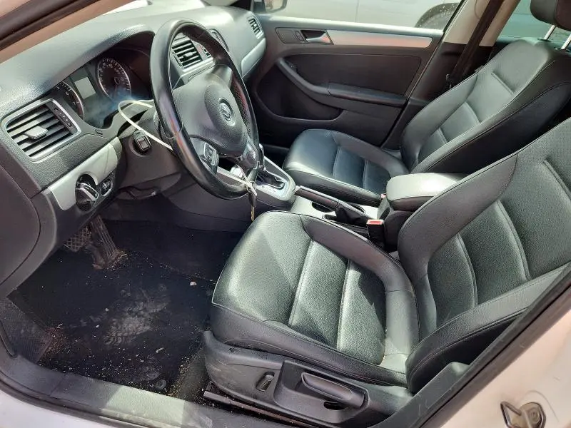 2013 VOLKSWAGEN JETTA SE  