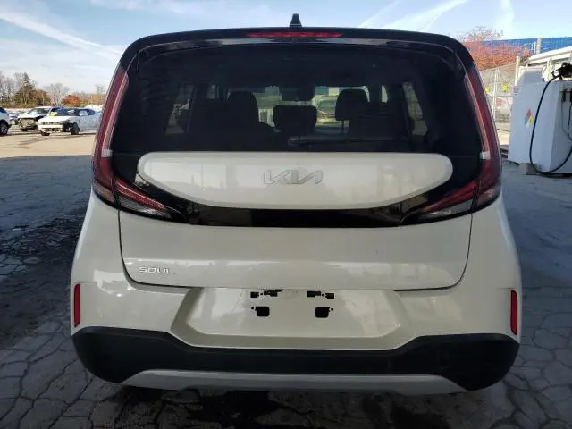 2024 KIA SOUL LX  