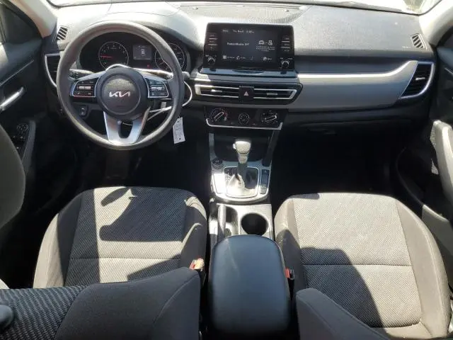2022 KIA SELTOS LX  