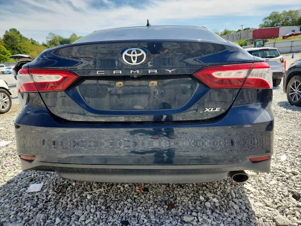 2019 TOYOTA CAMRY XLE  