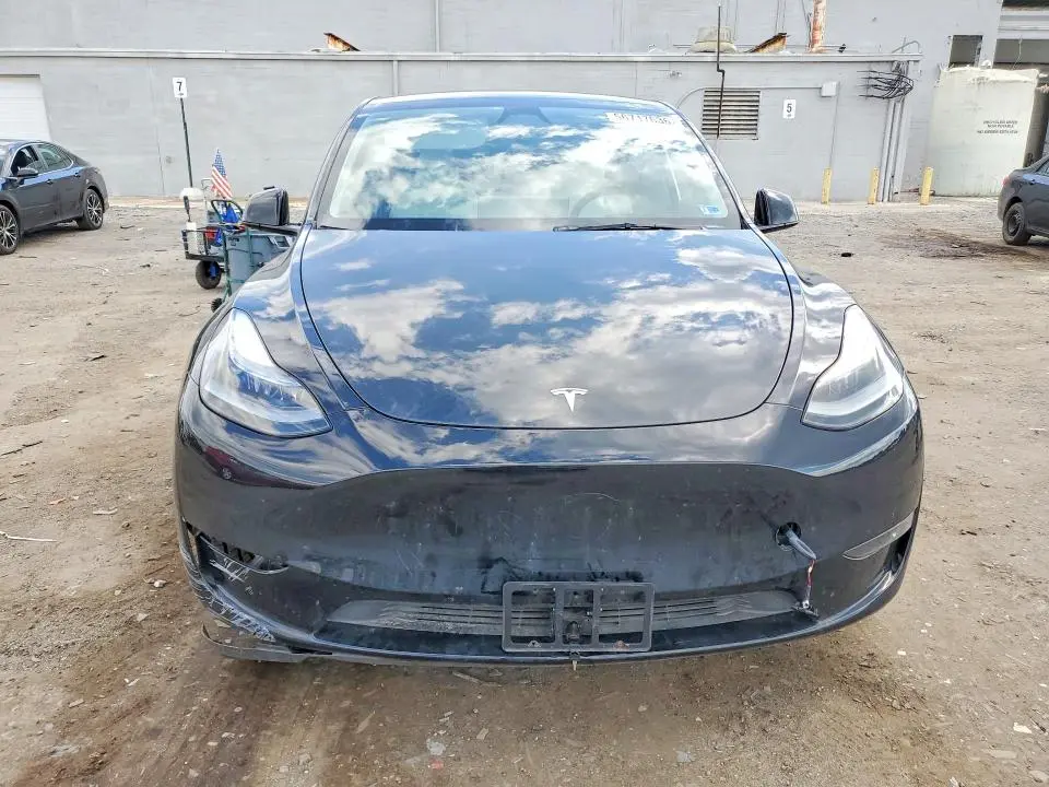 2025 TESLA MODEL Y   