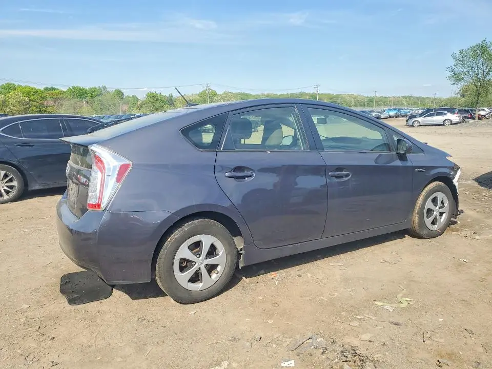 2014 TOYOTA PRIUS THREE  