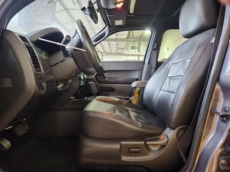 2011 FORD ESCAPE LIMITED  
