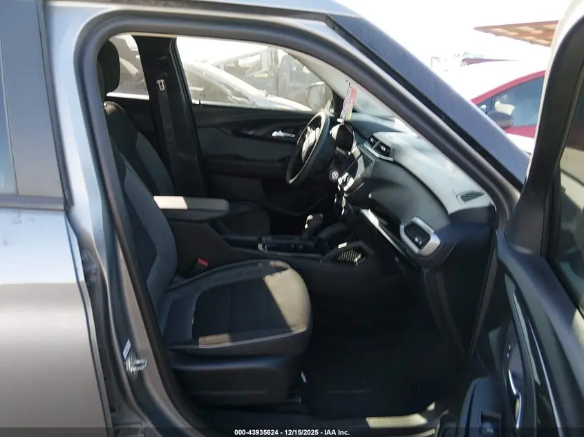 2023 CHEVROLET TRAILBLAZER AWD LS
