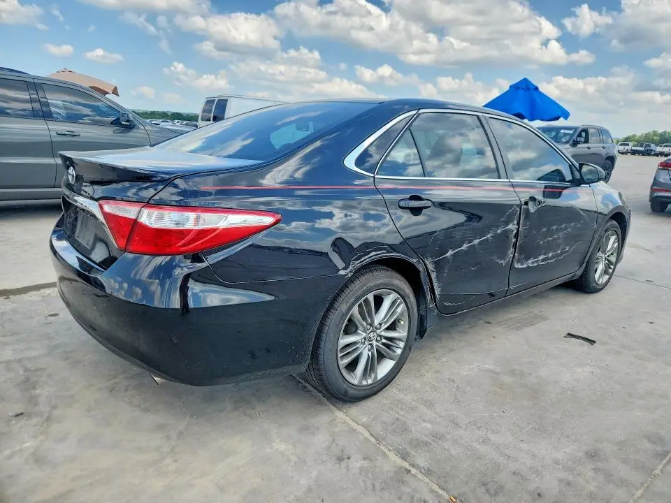 2017 TOYOTA CAMRY SE  