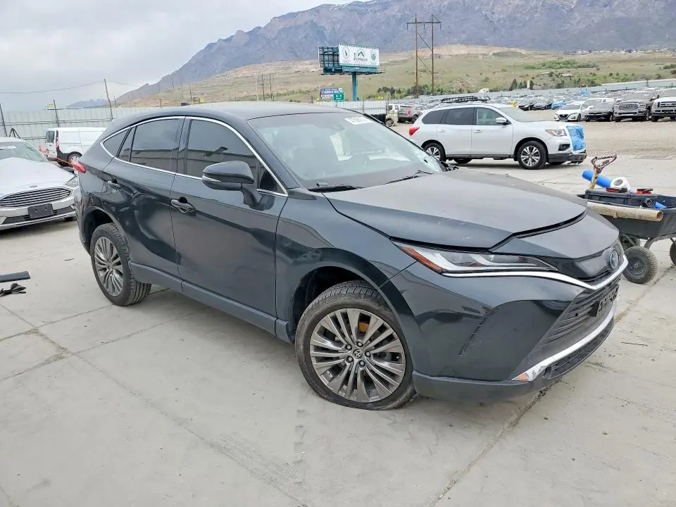 2022 TOYOTA VENZA LIMITED  