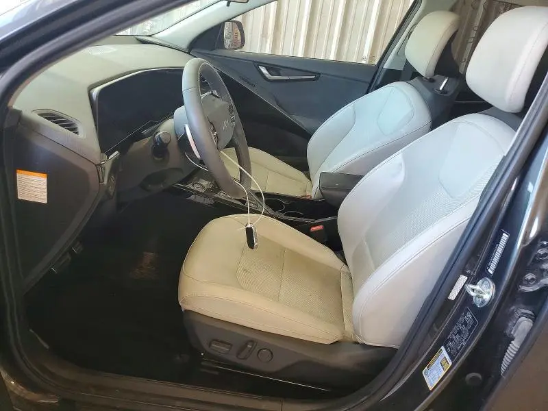 2023 KIA NIRO EX  