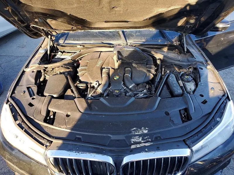 2016 BMW 750 XI  