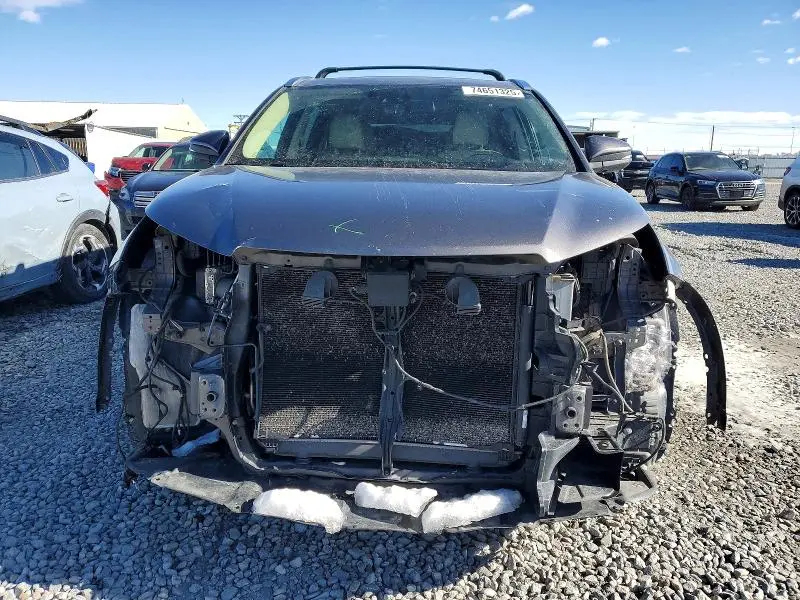 2016 TOYOTA HIGHLANDER LIMITED  