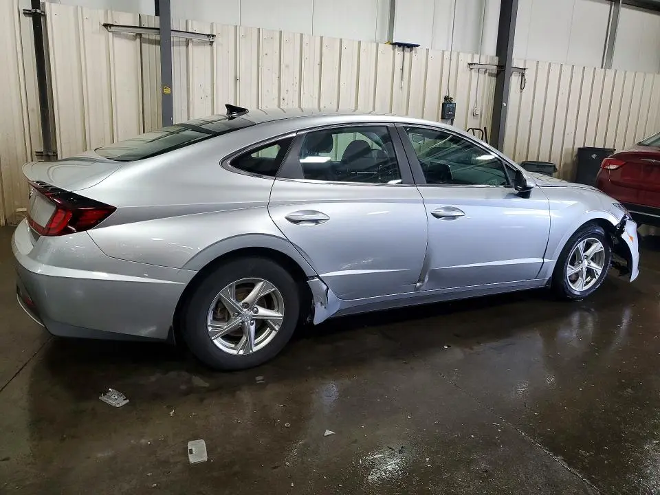 2022 HYUNDAI SONATA SE  