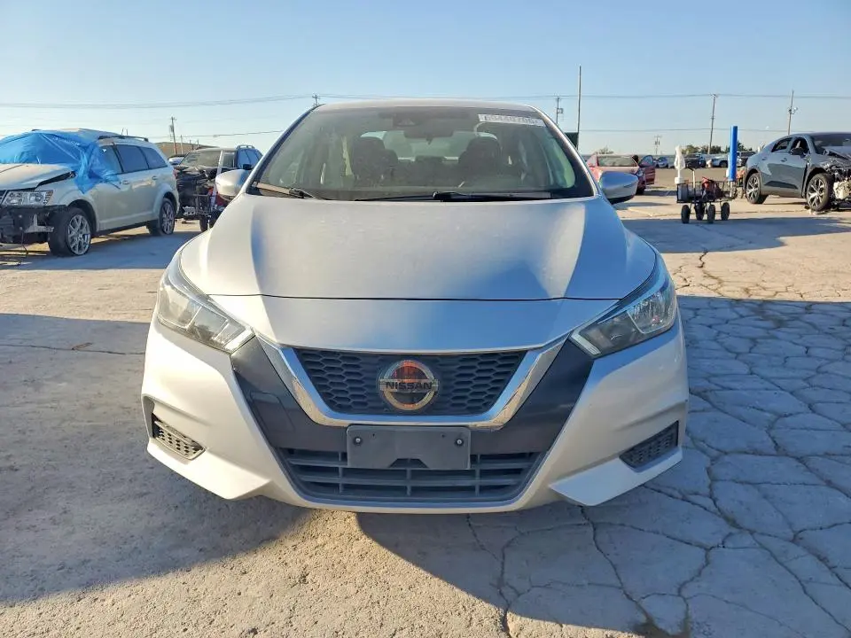 2020 NISSAN VERSA SV  
