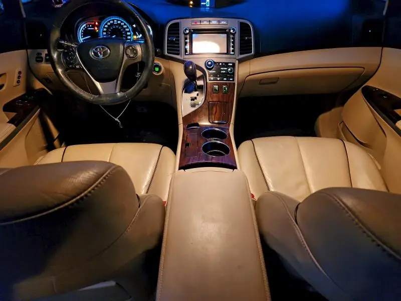 2013 TOYOTA VENZA LE  