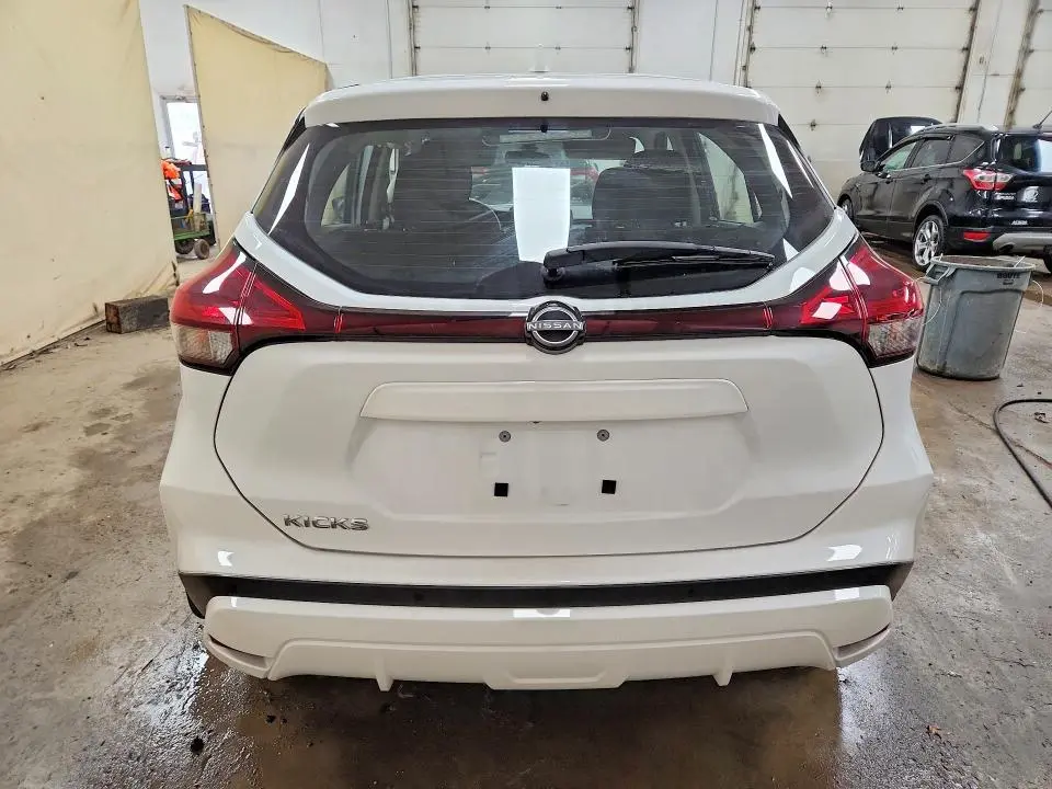 2024 NISSAN KICKS S  