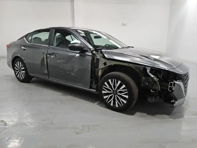 2025 NISSAN ALTIMA SV  