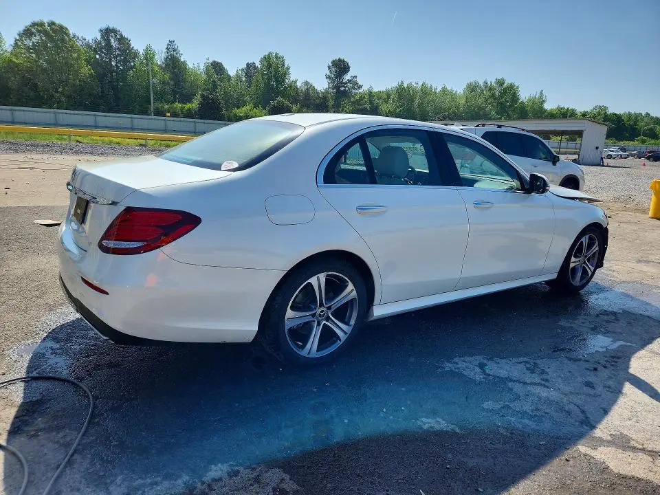 2019 MERCEDES-BENZ E 300  