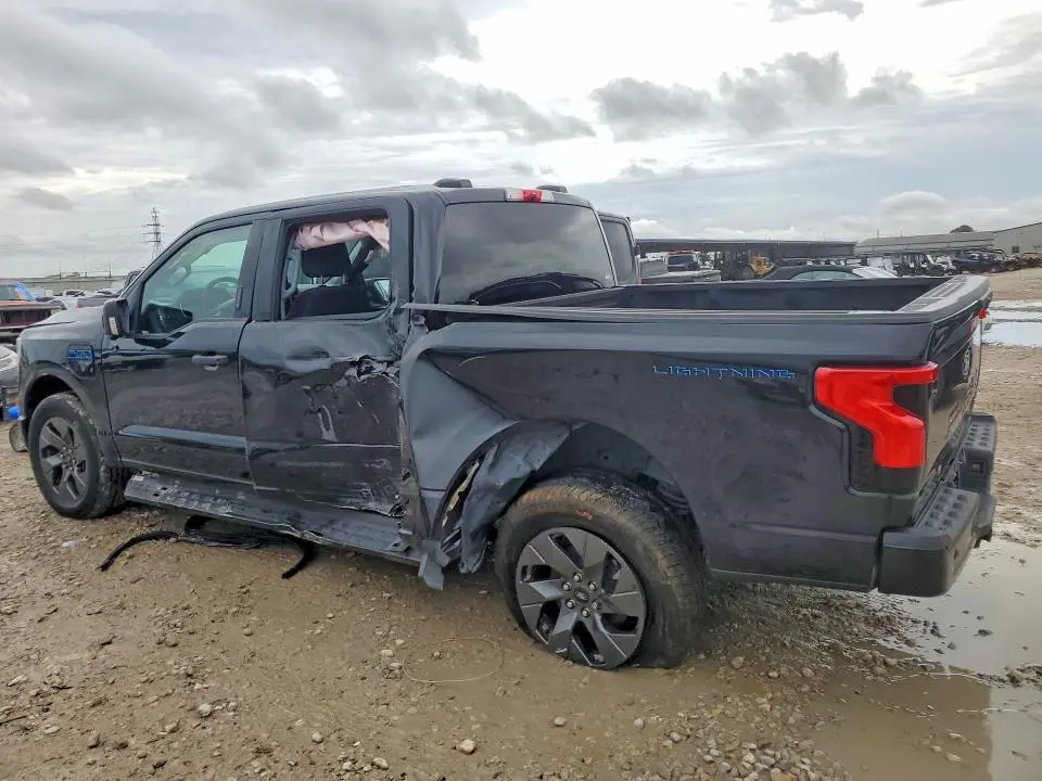 2024 FORD F150 LIGHTNING XLT  